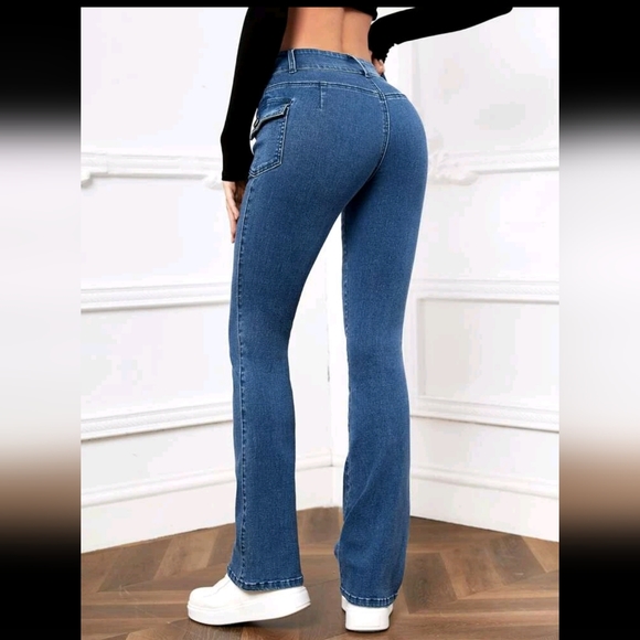 Side Pocket Bootcut Jeans - Picture 2 of 4